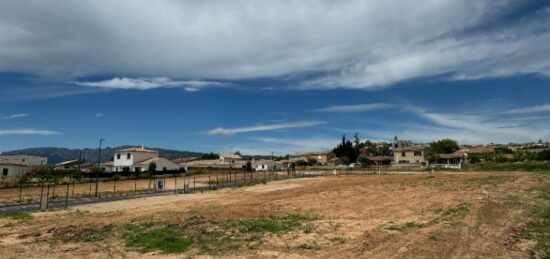 Terrain à bâtir à Pourrières, Provence-Alpes-Côte d'Azur