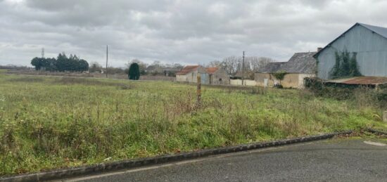 Terrain à bâtir à Savigné-sur-Lathan, Centre-Val de Loire