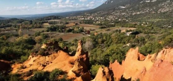 Terrain à bâtir à Rustrel, Provence-Alpes-Côte d'Azur